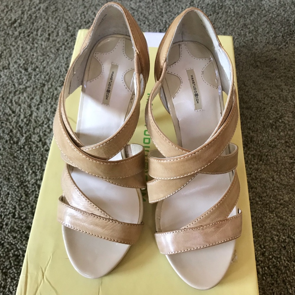 Max Studio heels - Picture 2 of 7